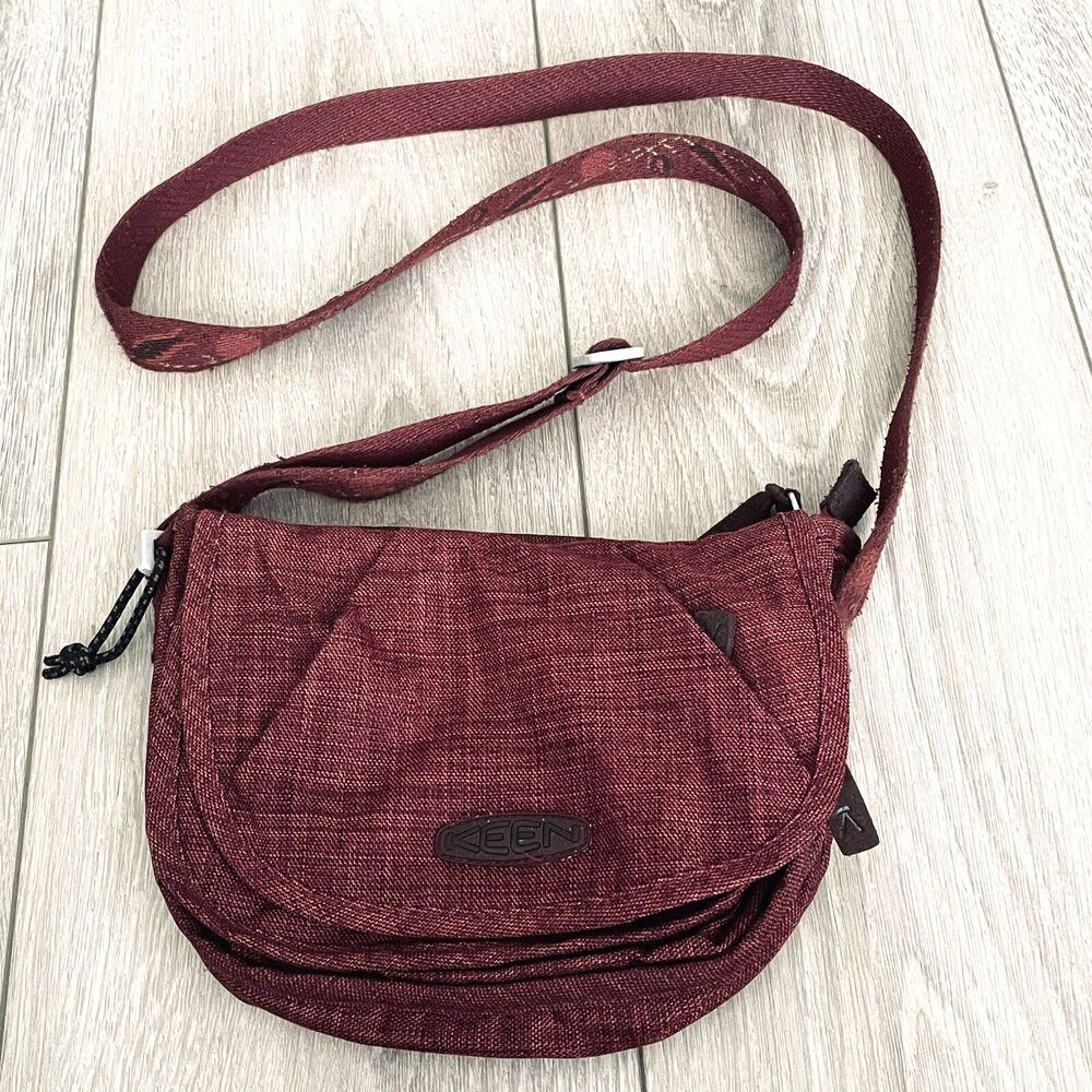 KEEN Crossbody Bag Purse Montclair Cross-Hatch Outdoor Hiking Sport 6" x 9"